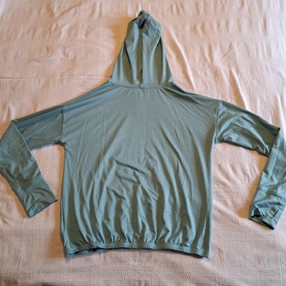 Runway girls size large or 12/14 hooded long sleeved shirt quick dry - Picture 5 of 7